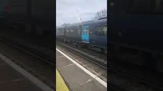 Thameslink and Southeastern crossing at Slade Green