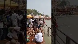 Ganga Snan #Haridwar #Ganga Maiya Darshan #Muktidwar #Hinduism # Ganga #Symbol of Hinduism/ Vlog