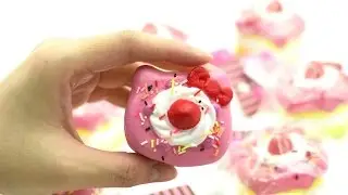 Hello Kitty cake bow squishy charm / spongy charm