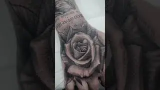 🌹 Rose Hand Tattoo By Ivanz_tattoo #tattuba #tattoo #tattooartist #rosetattoo #rose #handtattoo