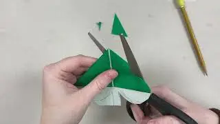 St. Patrick&rsquo;s Day Origami Bookmarks