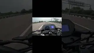 2025 NS400z UG vs 2025 Duke 250 Drag race 🔥| same price but different cc 😱