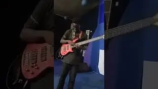 practice bass tapping with DAMBASS G