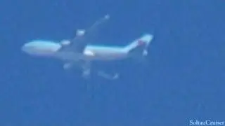Korean Air Boeing 747 flies over Berlin (07|07|2010)