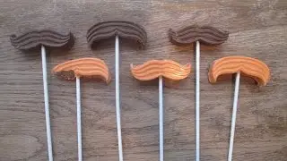 Chocolate Moustache Pops (choc mint cheesecakeish filling)!
