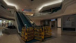 Twas the weekend before Christmas in the dying Tuttle Mall!