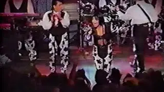 Selena Y Los Dinos - Baila Esta Cumbia Live From Market Square 1991