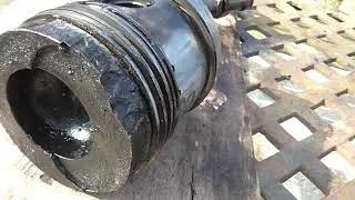 1977 JCB 2D  Piston
