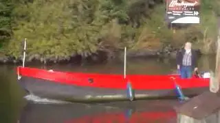 Heen & Weerwolf als Fluisterbootje arriveert op de kade. (Biesbosch Dordrecht)