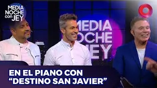 En el piano con 