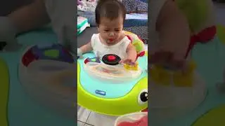 Baby Luna&rsquo;s Reaction to Eating Strawberry Puree 🍓