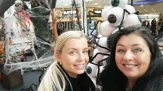 På Ro's Torv med datter SIMONE🥰SIMONE KØBER LILLE TING TIL MIG😍