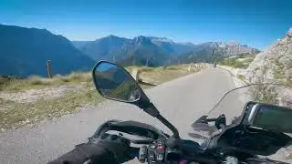 Moto-Trip / zjazd ze szczytu Mangart. Alpy, Słowenia.