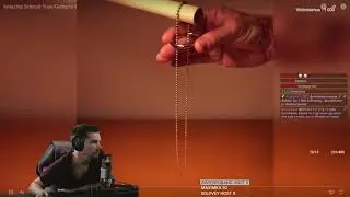 Диктор смотрит: 