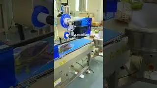 This is a fully automatic vegetable packaging machine that can pack vegetables of different lengths.