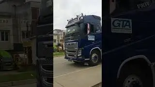Truk Mahal Volvo Bawak Muatan 50 Ton