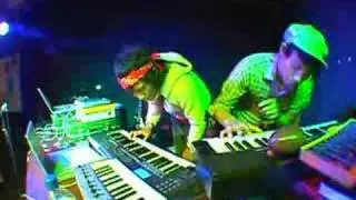 read write speak type - Squeeze Box isiah flores chris balualua