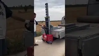 😎Perfect machine to unload the goods from truck😎