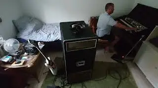 Leo Berger - God damn! (impro on Crumar Haven 61, EHX The Worm & Moody Sounds Echo into Leslie 760)