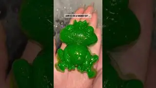 A JIGGLY LIL FROG SHOWER JELLY - LUSH VALENTINES - FROG PRINCE SHOWER JELLY! 🐸👑