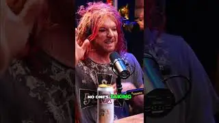 Carrot Top has wild neighbors in Vegas!