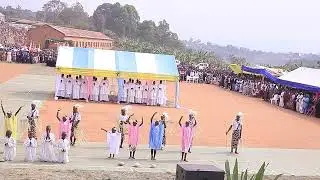 Sanctus: Uri Mweranda gose//Paruwasi Gasenyi