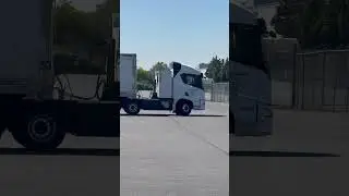 Chinese EV Semi Truck at Starbucks warehouse. BYD EV #automobile #evsemitruck