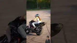 Sarah lezito showing her bike skill🤗 #motorcycle #trending #biker #bikeride #shorts @lezitow