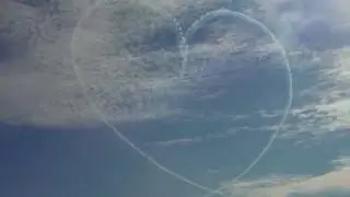 Blue Impulse draw a heart mark in Hamamatsu Air Show 2016 　（浜松基地航空祭2016）