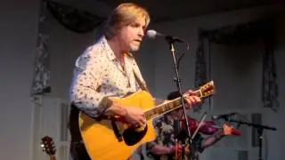 Allen Estes at Old Sloop Coffee House - MVI 1749