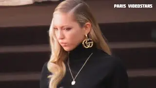 Lila Moss arrival at show Gucci Milano 23 september 2025 Milan Fashion Week