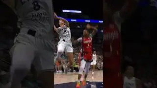 Alanna Smith emulates Angel Reese in this touchdown play