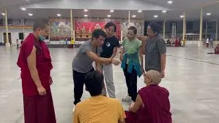 ༄༅། །བྱང་ཤར་དང་ལྷོ་ཁུལ་གཏན་ཉིད་སློབ་གྲྭ་ཁག་གི་རིགས་ལམ་འདུ་འཛོམས།