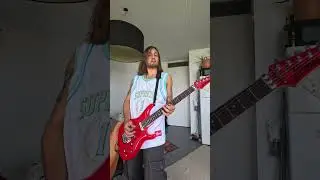 PLUG IN BABY Guitar Riff by Benedikt Sturm #guitarist #benecaster #bambam#benjamming #ibanez #guitar