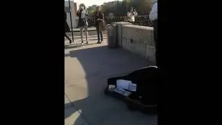 Podul cu lacate din Paris.
