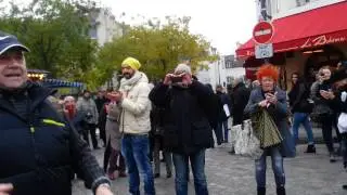 Поем на Монмартра, попрошайничаем,50 евро за 15 минут))))