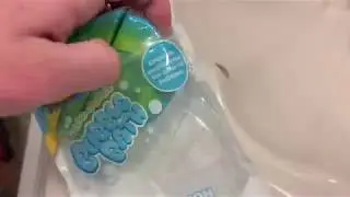 NEW CRAYOLA COLOR SWIRL BUBBLE BATH BOMB REVIEW! KIDS WATER FUN!