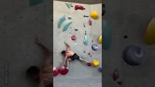 Insane Bouldering Handstand 😲