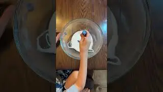 Making slime at home! #makeslime #slime #howtomakeslime #diy #ratdance