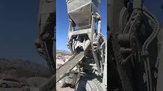Self Loading Concrete Mixer truck #concretemachinery #concretemixer #mixertruck #concretemixertruck