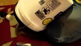 How to Remove a Gamma Seal Lid From Bucket