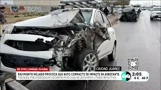 Pavimento mojado provoca qur auto compacto se impacte en arbotante