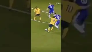 Messi vs Ashley Cole 😏😉😳