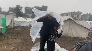 نازحون في رفح يبحثون عن أدنى مقومات الحياة