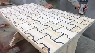 Amazingly Perfect Old Wood Recycling Ideas // Arrange The Pieces Of Wood To Create A Fancy Art Table