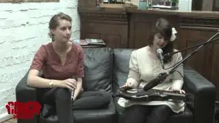 The Couch Sessions - Laura Theis - The Ocean Is Nobody's Bitch