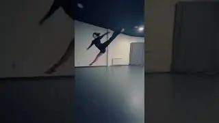 Kseniya Kts / contemporary dance / floorwork / partertechnique