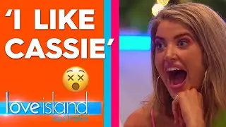 Phoebe's got her eyes on... another girl! | Love Island Australia 2019