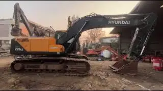 Hyundai R 220 LS Excavator