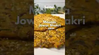 Healthy & Delicious: Jowar Masala Bhakri 🍽️#howto #recipe #indianfood  #shorts #indianfood #food